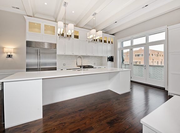 5th image of 3940 N Ashland Ave