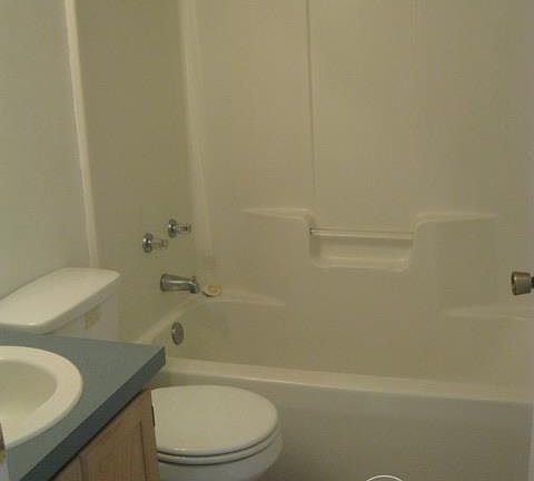 3rd image of 211 Oakdale Ave