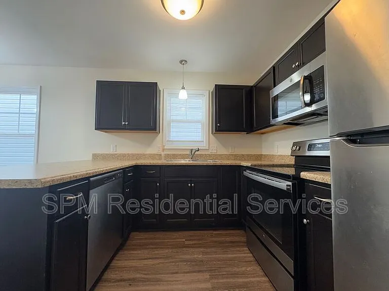 1324 S 8th St — Photo 8