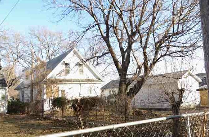 2nd image of 118 E Republic Ave