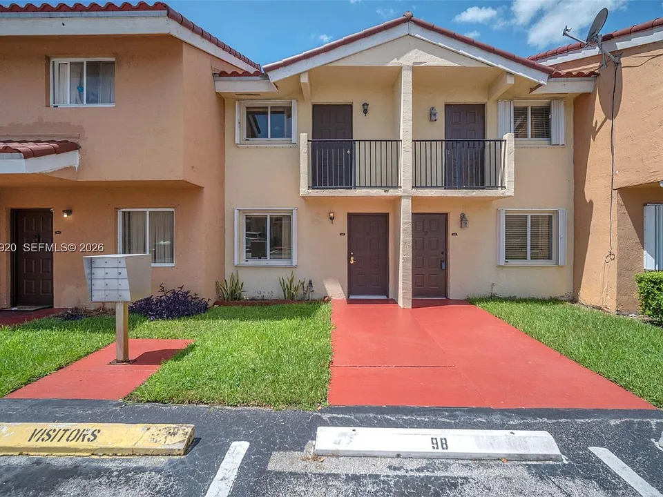 560 NW 82nd Pl #305
