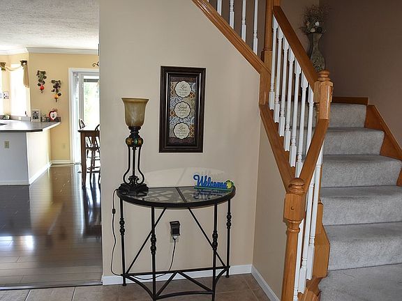3rd image of 423 Weatherstone Dr