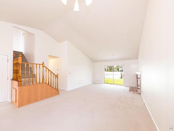 5th image of 1416 Garrett Court