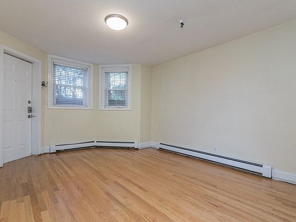 5th image of 60 Queensberry St APT B