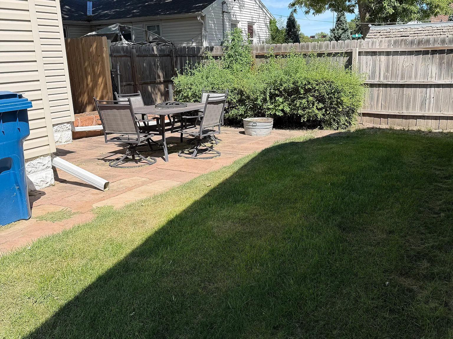 3 bed, 1176 sqft, $2,100 — Photo 3