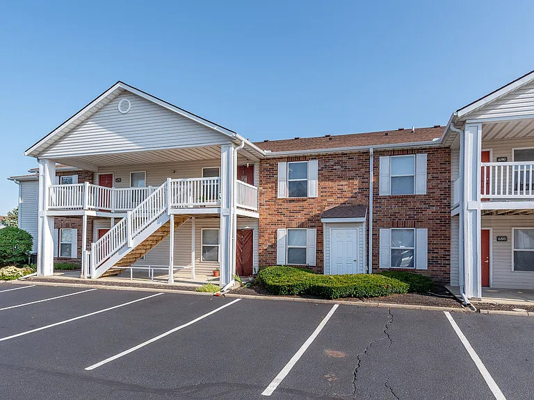 Watkins Glen Apartments — Photo 39