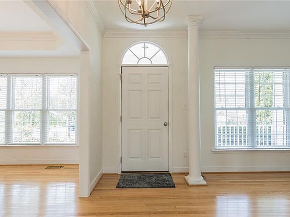 3rd image of 5401 Luxford Way