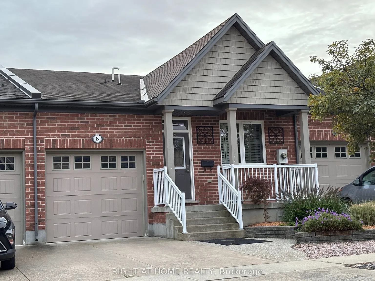 3 bed, $2,500 — Photo 2