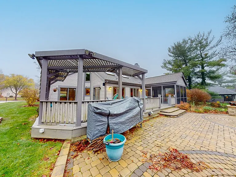 5790 Rushwood Dr — Photo 54