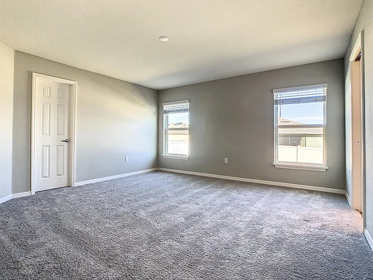4466 Hummingbird Ln — Photo 3