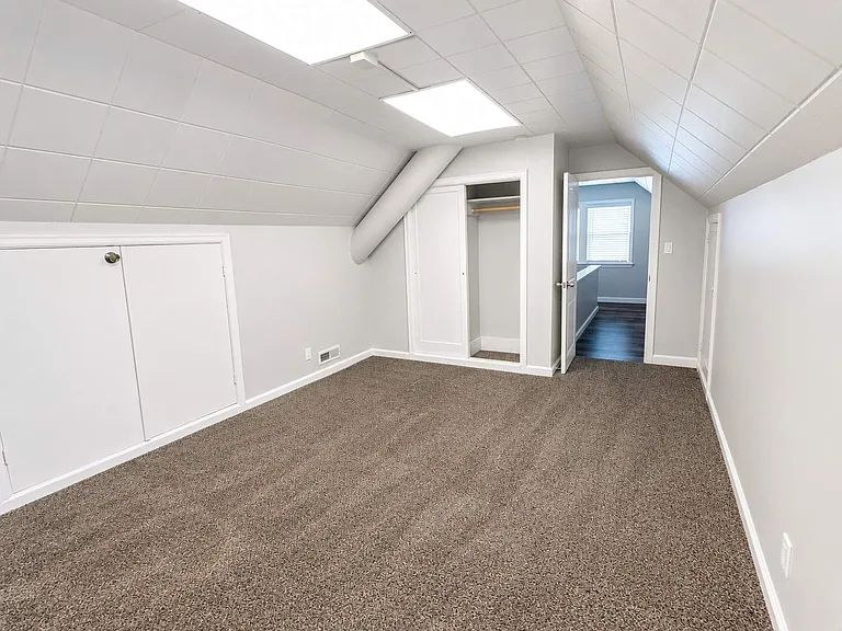9327 NE Glisan St #1 — Photo 23