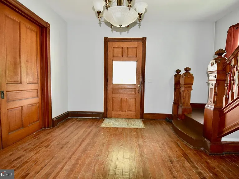 205 Oakley St #2 — Photo 3
