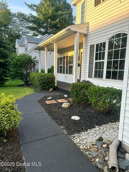 2nd image of 124 Woodfield Boulevard