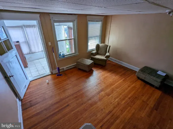 6503 Theodore St, Philadelphia, PA 19142