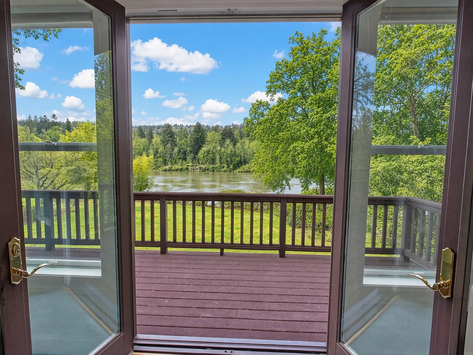 1645 SE Oak Shore Ln — Photo 3