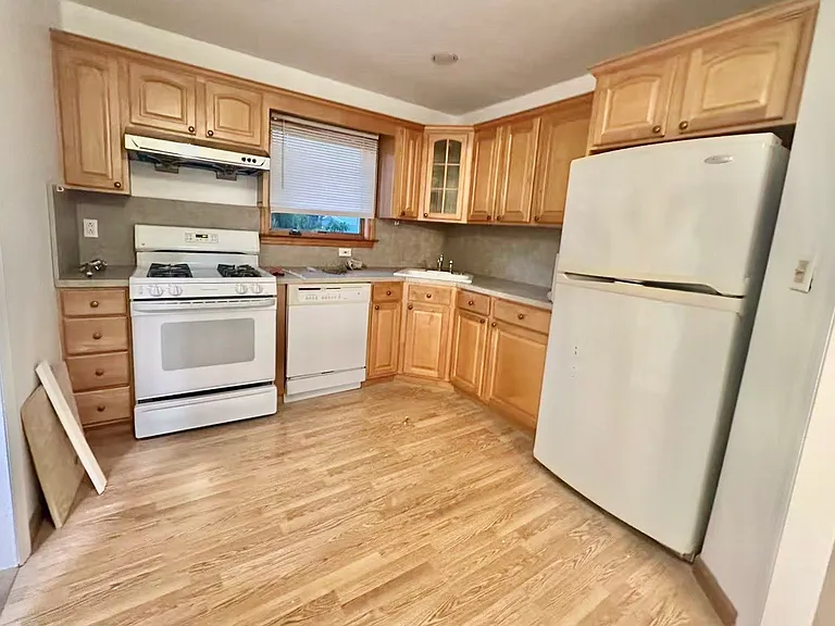 335 Cochran Pl #1 — Photo 5