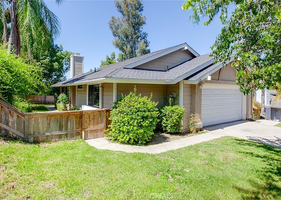 1st image of 322 Poppyfield Gln