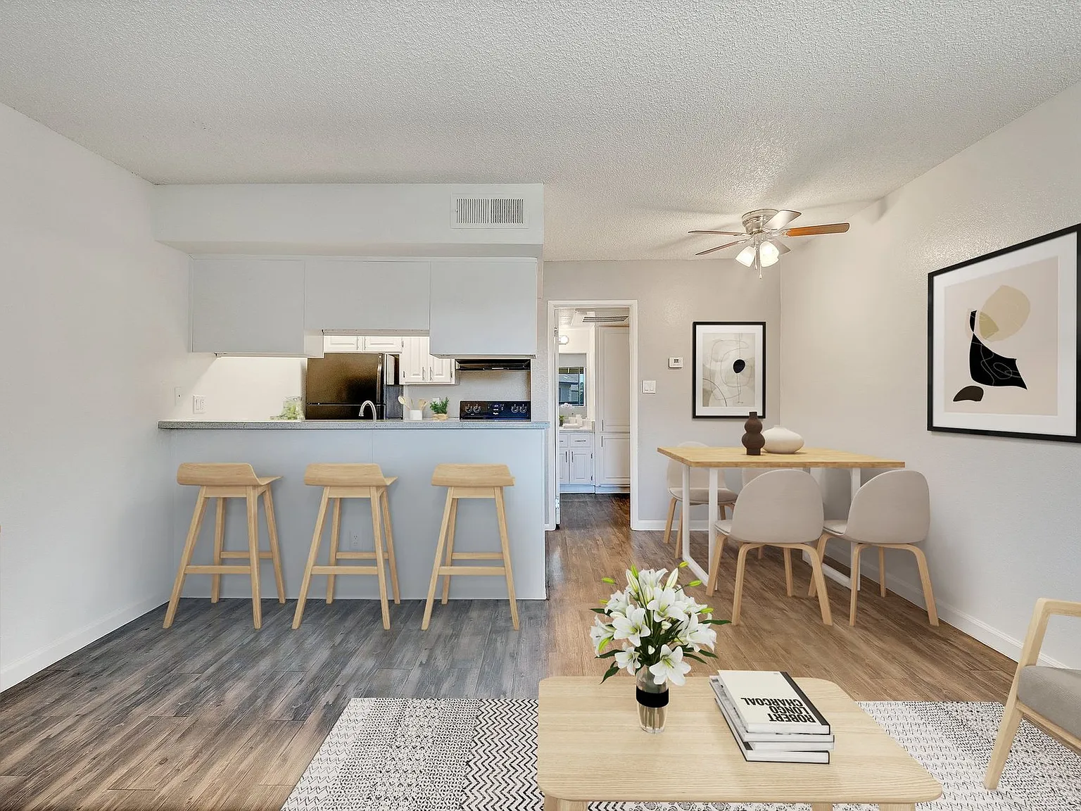 Tesoro Apartments — Photo 1