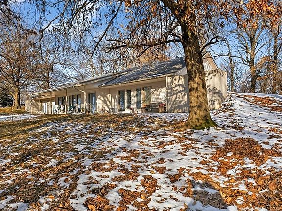 3rd image of 3724 N Perrin Rd