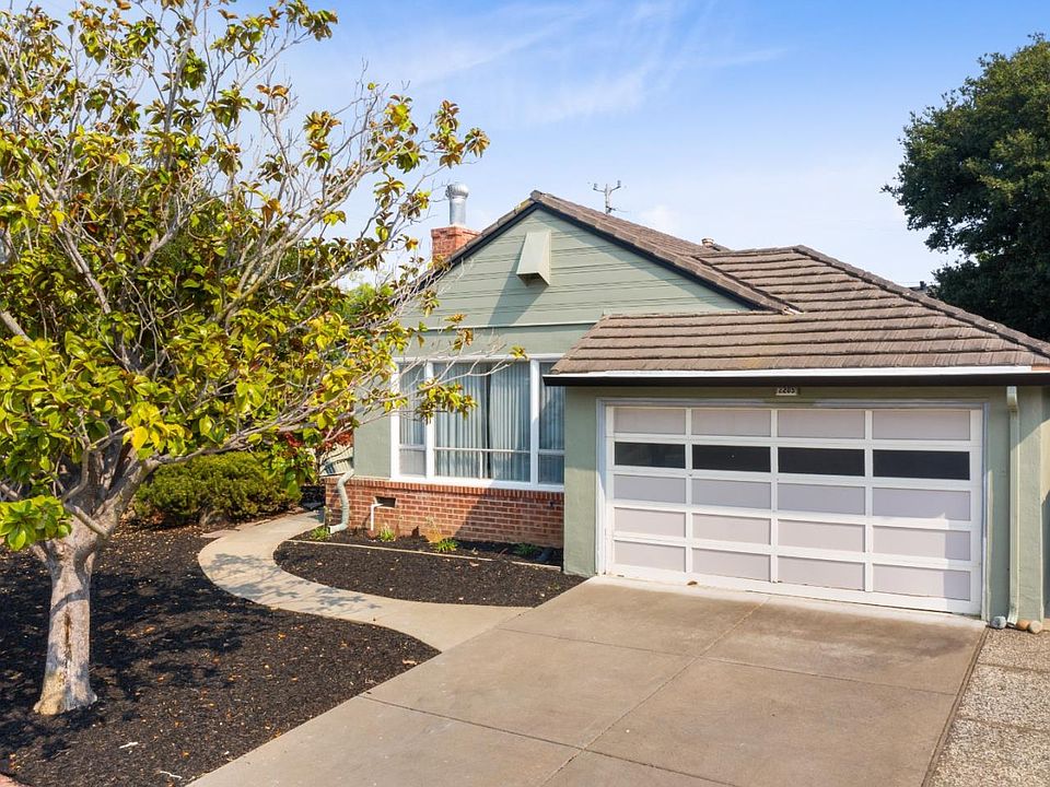 1st image of 2205 Davis Dr