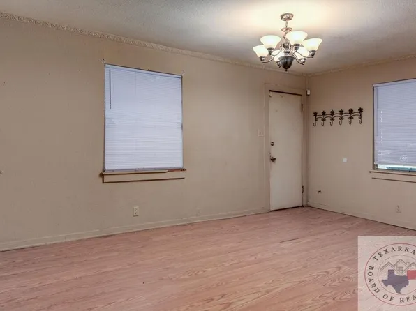 4004 Wood St, Texarkana, TX 75503