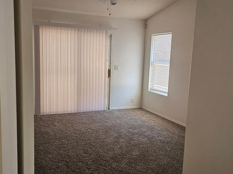 2937 Desierto Verde — Photo 6