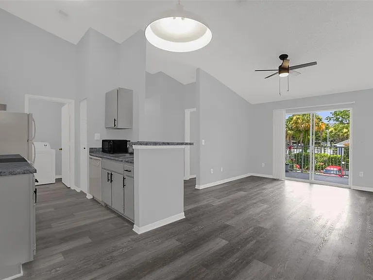 2508 Grassy Point Dr #202 — Photo 8