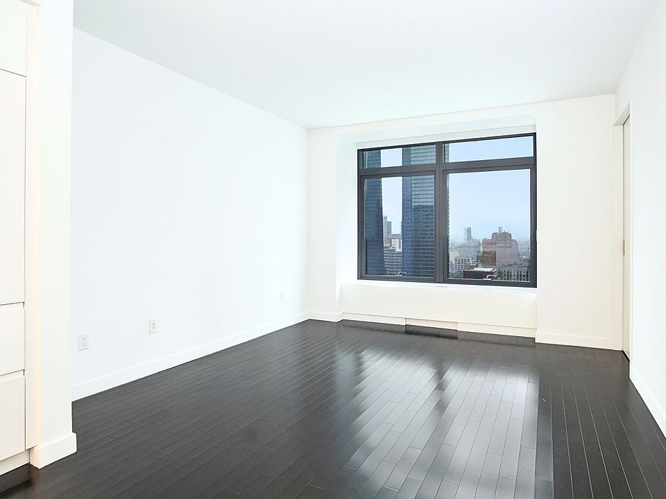 1st image of 123 Washington St APT 35E