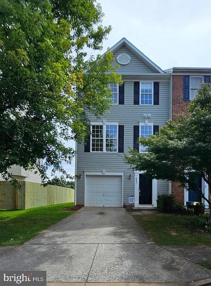 3 bed, 2614 sqft, $2,350 — Photo 1
