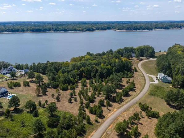45 Woodlawn Dr, Clarksville, VA 23927