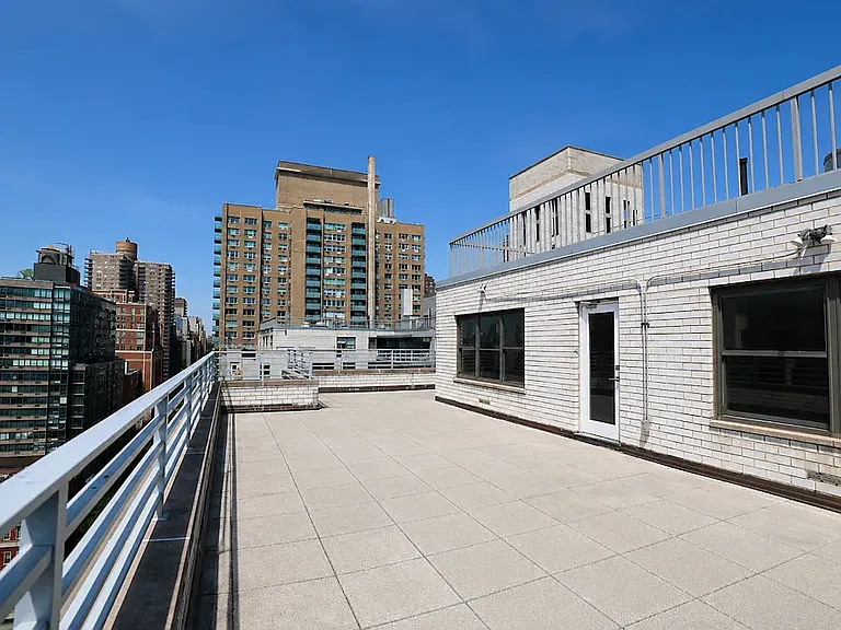 305 E 86th St #PHG — Photo 6