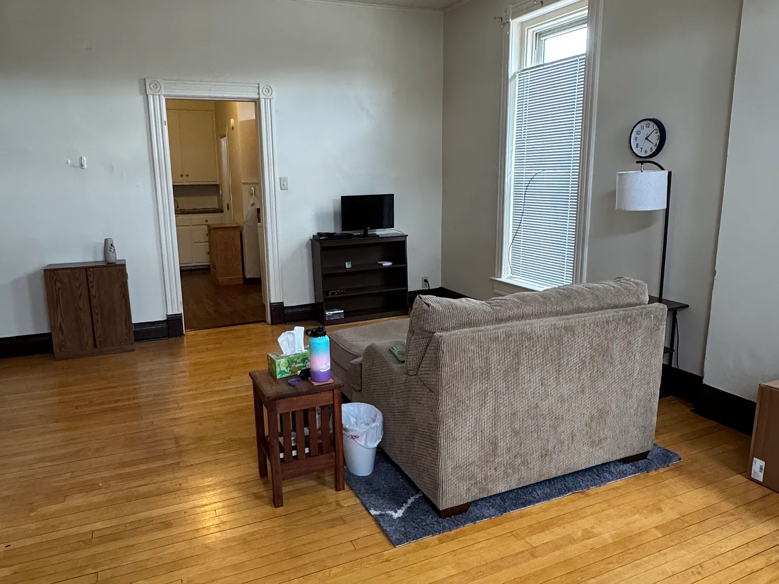 1 bed, 900 sqft, $1,100 — Photo 2