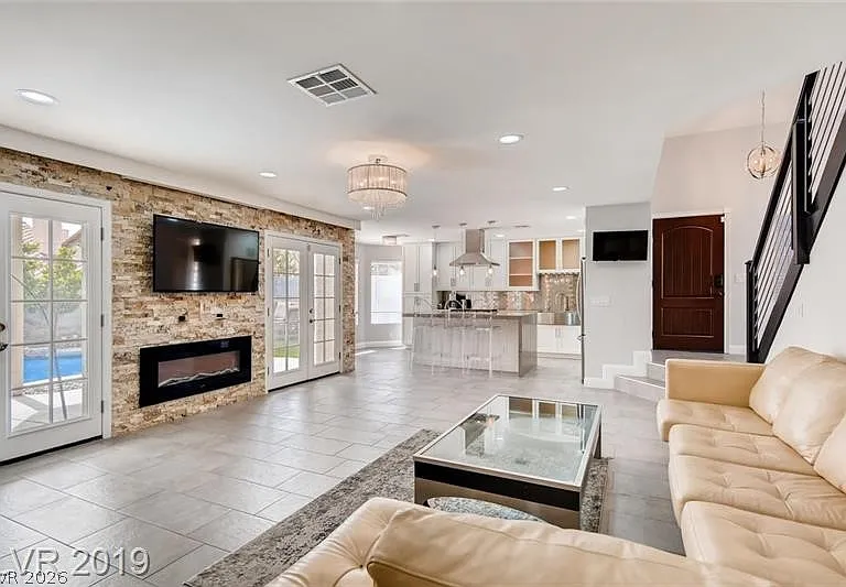 8645 Caribbean Ct — Photo 5