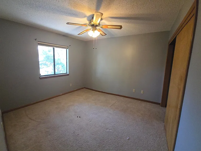 3929 Balsam Dr — Photo 31