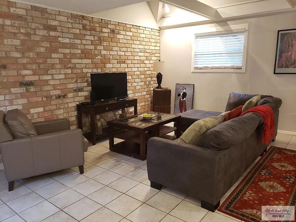 1 bed, 1.0 bath, 900 sqft, $1,550 — Photo 4