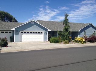 863 E View Dr, Hermiston, OR 97838
