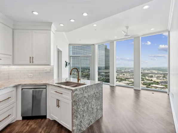 500 Throckmorton St APT 2508, Fort Worth, TX 76102