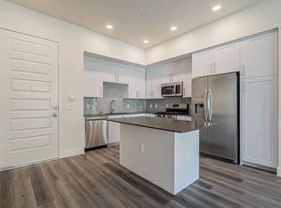 7300 E Earll Dr #1016, Scottsdale, AZ 85251