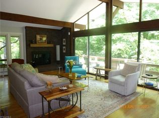 404 Tangle Dr, Jamestown, NC 27282