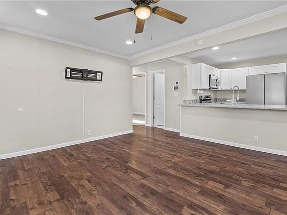 5th image of 4809 Vick St
