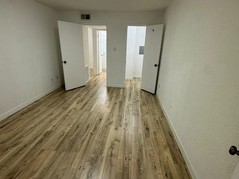9350 Country Creek Dr #49 — Photo 7
