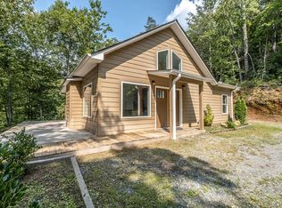 186 Gardenia Ct, Marble, NC 28905