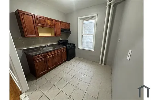 196 Roseville Ave Photo 1