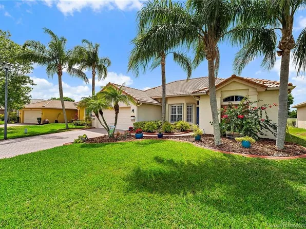 554 NW Waverly Cir, Port Saint Lucie, FL 34983