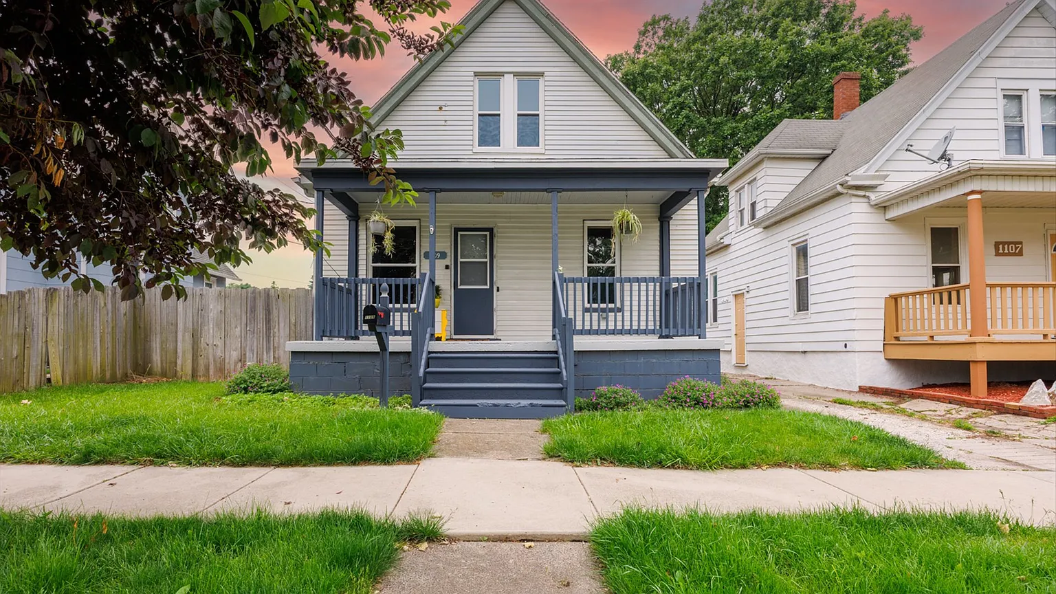 1109 S Center St photo 1