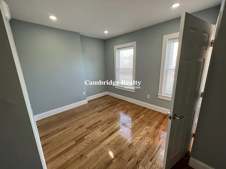 372 Oxford St #3T — Photo 10
