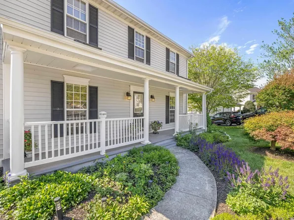 1236 Amber Ridge Rd, Charlottesville, VA 22901