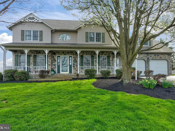 75 N Maple Ave, Leola, PA 17540