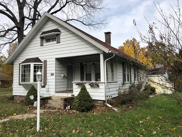 1626 W Clark St — Photo 19