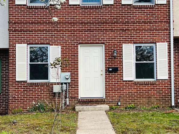 941 Dogwood Ln, Collegeville, PA 19426